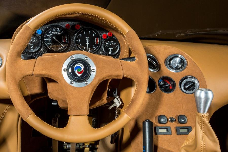 Панель приборов Panoz Esperante GTR-1 Road Car 1997 года  (фото 28 из 33)